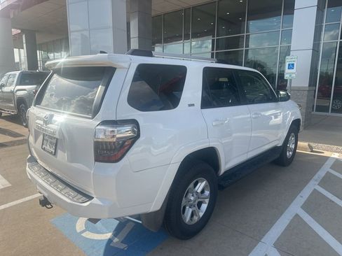Used 2021 Toyota 4Runner SR5 image 12