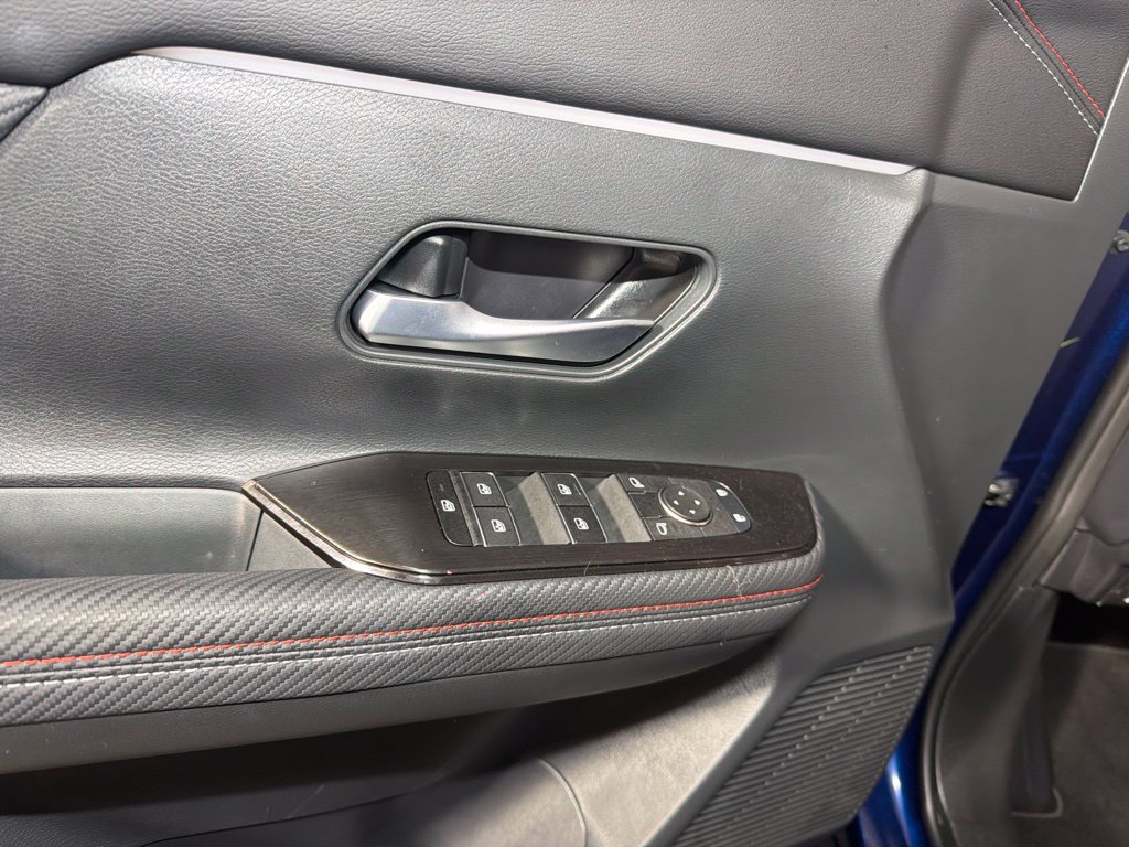 Used 2026 Nissan Kicks SR w/ Cold Weather Package AWD/4WD image 9