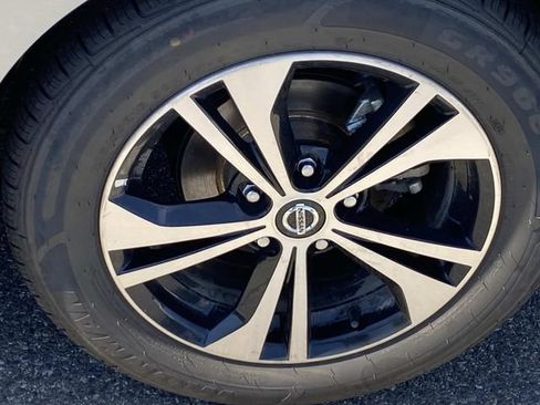 Used 2023 Nissan Sentra SV FWD image 28