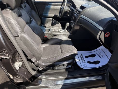 Used 2009 Pontiac G8 w/ Premium Package RWD image 36