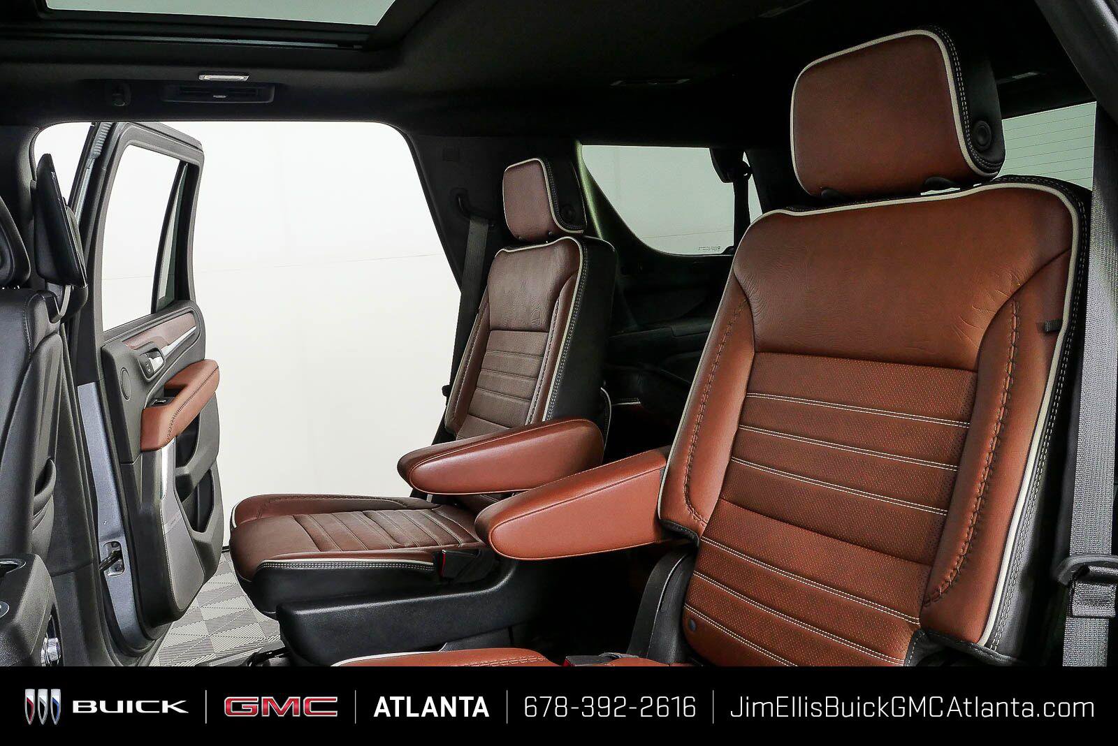 Certified 2023 GMC Yukon Denali Ultimate w/ LPO, Floor Liner Package AWD/4WD image 23