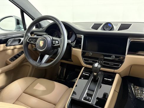 Used 2025 Porsche Macan S image 15