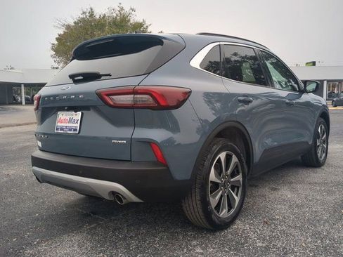 Used 2024 Ford Escape Platinum image 4