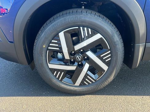 New 2026 Nissan Kicks SV image 9