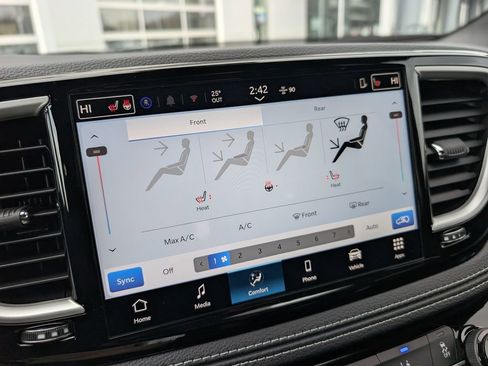 New 2026 Chrysler Pacifica Select image 23