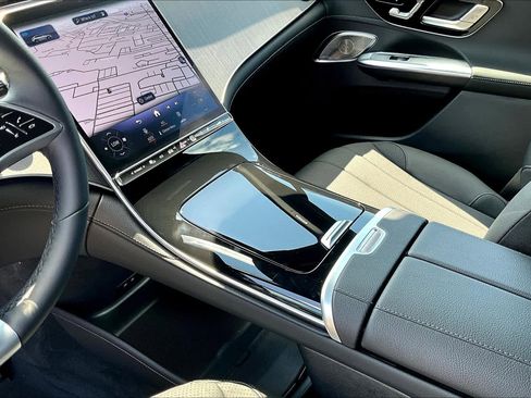 Used 2024 Mercedes-Benz EQE 350+ SUV image 8