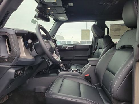 New 2025 Ford Bronco Outer Banks w/ Sasquatch Package image 16