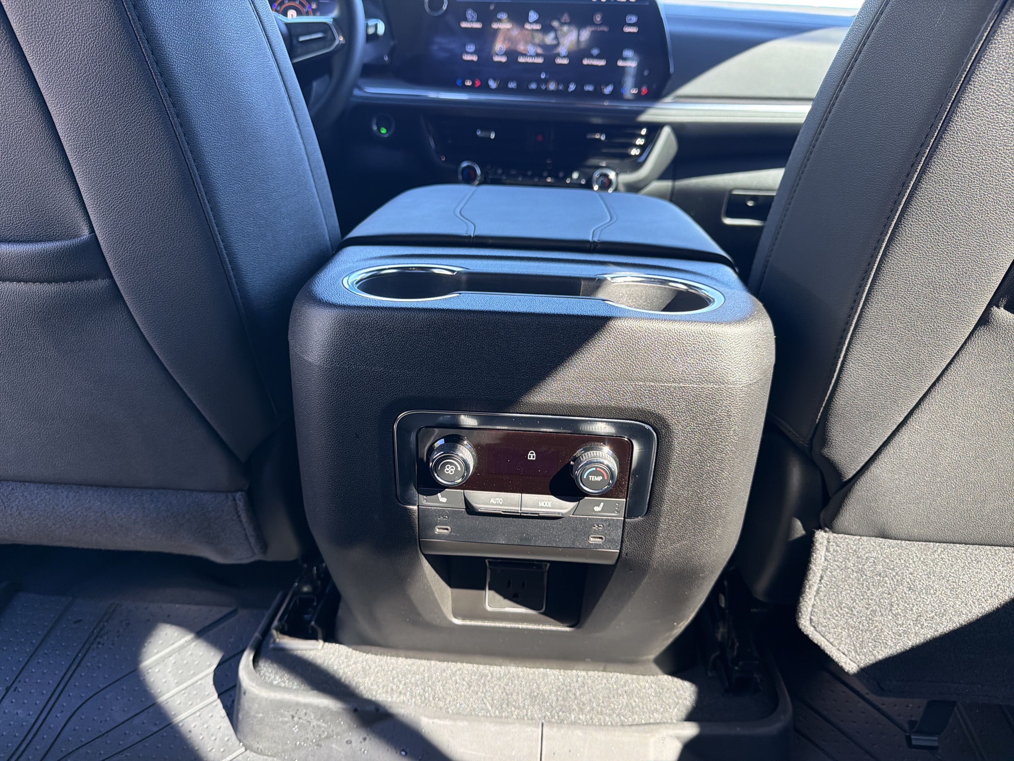 Used 2026 Chevrolet Tahoe LT w/ Comfort Package AWD/4WD image 29