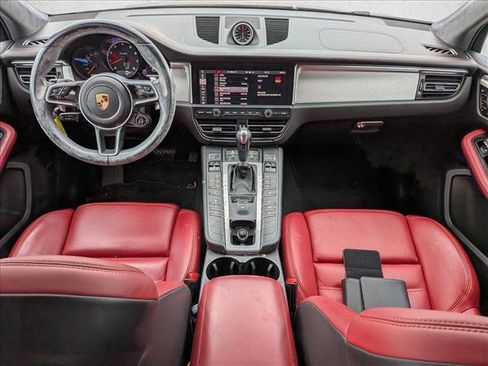 Used 2020 Porsche Macan Turbo image 15