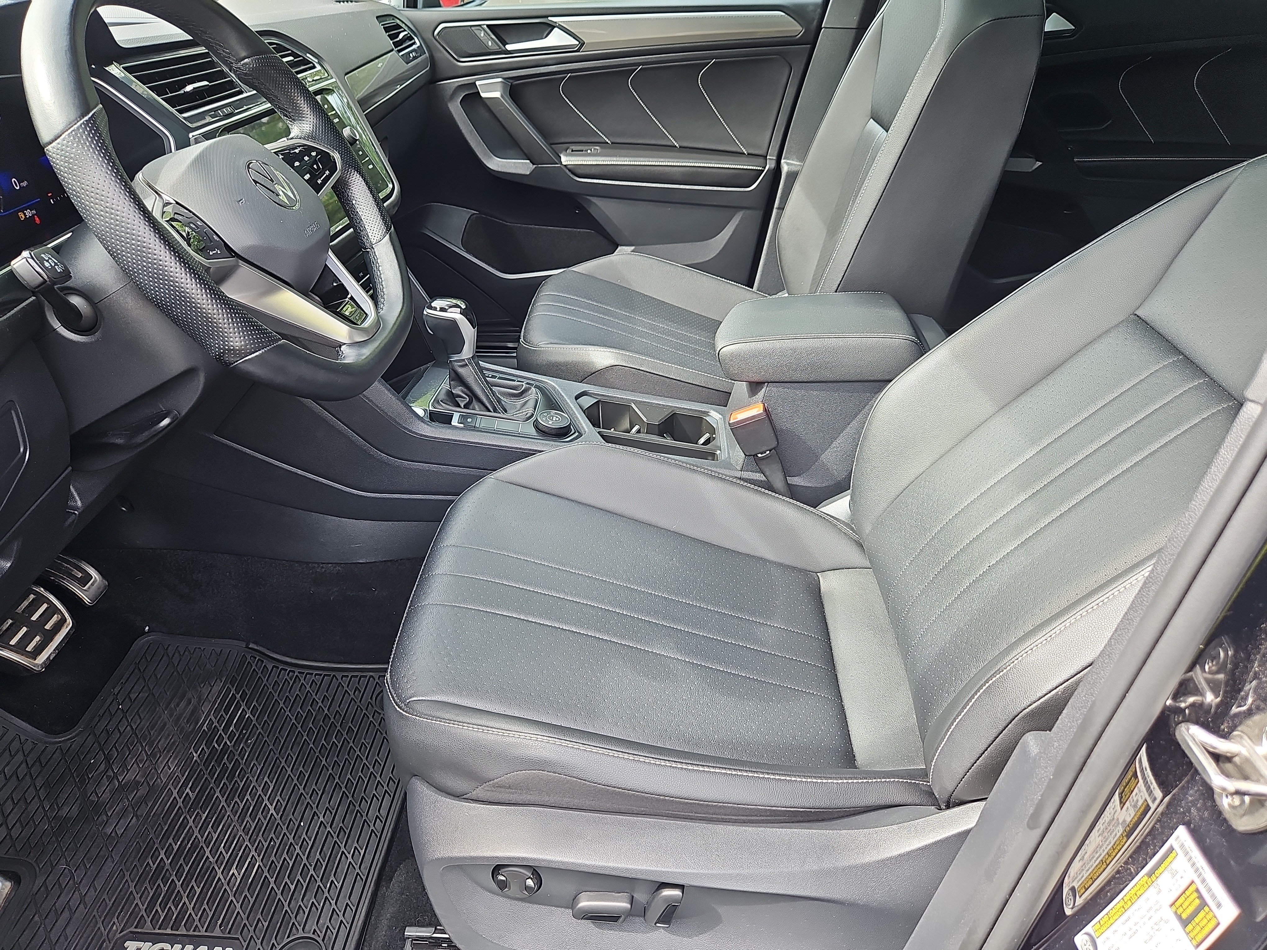 Used 2023 Volkswagen Tiguan SE R-Line AWD/4WD image 30