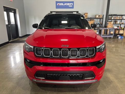 Used 2023 Jeep Compass High Altitude AWD/4WD image 3