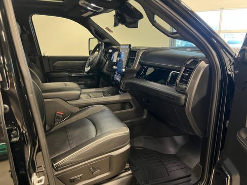 Used 2025 RAM 2500 Limited AWD/4WD image 39