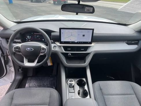 Used 2026 Ford Explorer Active AWD/4WD image 8