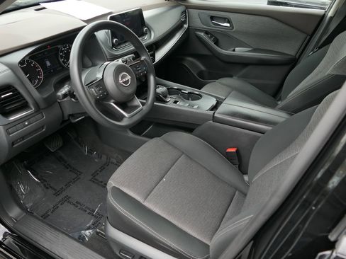 Used 2023 Nissan Rogue SV FWD image 12