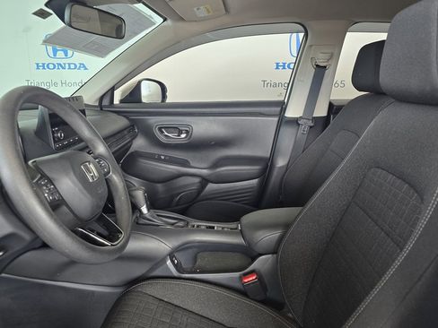 Used 2023 Honda HR-V LX image 6