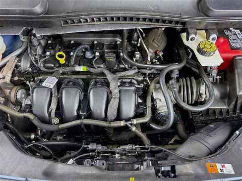 Used 2022 Ford Transit Connect XLT image 28