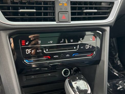 New 2026 Volkswagen Taos SEL AWD/4WD image 29