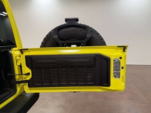 Used 2024 Jeep Wrangler Unlimited Rubicon AWD/4WD image 72