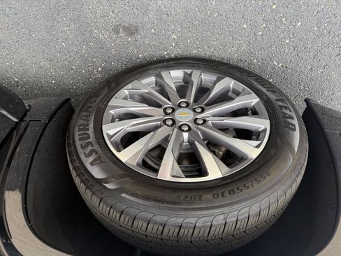 Used 2023 Chevrolet Traverse Premier w/ LPO, Floor Liner Package FWD image 41