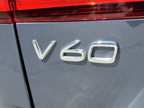 Used 2023 Volvo V60 B5 Cross Country Plus w/ Climate Package image 10