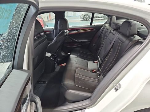 Used 2023 BMW 530i xDrive w/ M Sport Package image 5