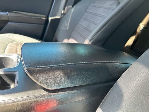 Used 2020 Ford Fusion SE image 30