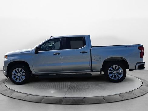 Used 2020 Chevrolet Silverado 1500 Custom image 2