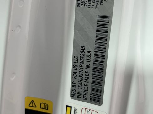 Used 2023 Jeep Wrangler Unlimited Rubicon w/ Cold Weather Group image 29