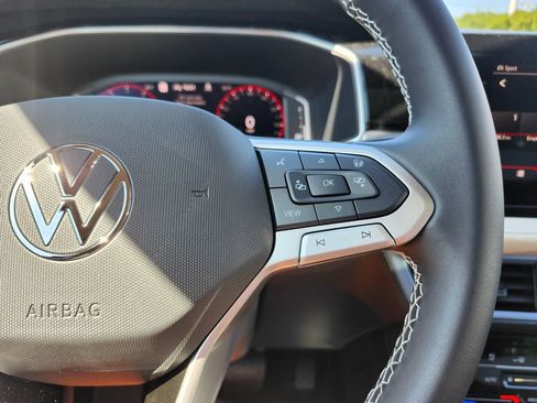 New 2025 Volkswagen Taos SEL image 11