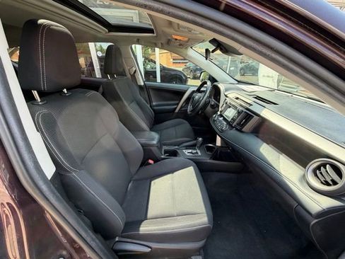 Used 2018 Toyota RAV4 XLE AWD/4WD image 11