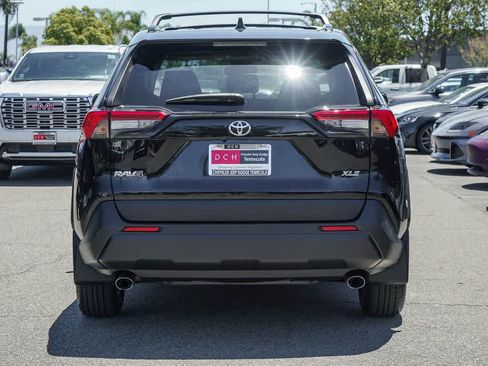 Used 2020 Toyota RAV4 XLE w/ Carpet Mat Package FWD image 5