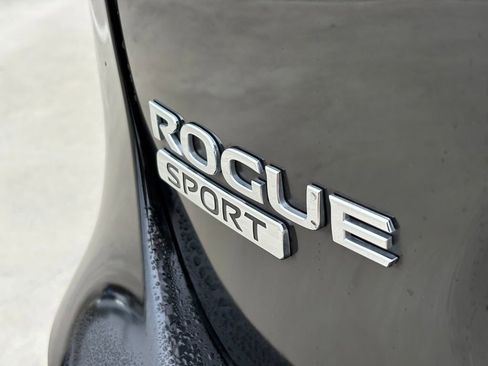 Used 2021 Nissan Rogue Sport SL w/ Premium Package image 11