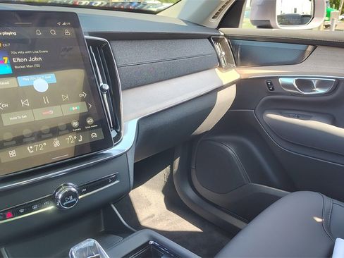 New 2026 Volvo XC90 B6 Plus image 23