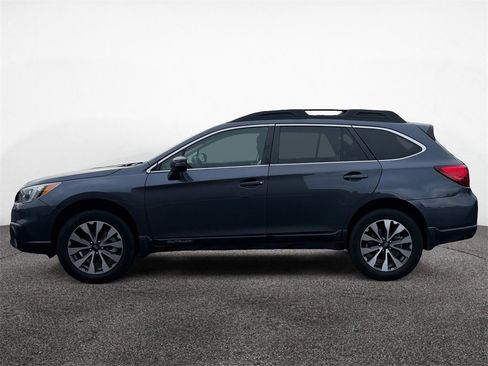 Used 2017 Subaru Outback 3.6R Limited image 2