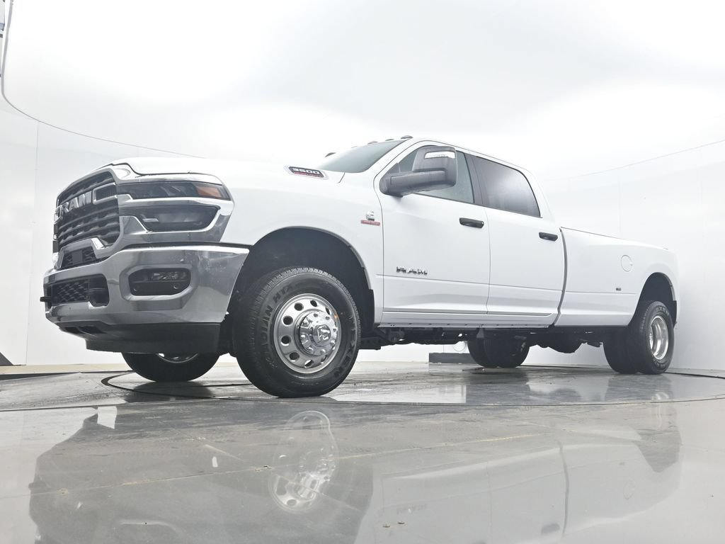 New 2026 RAM 3500 Big Horn AWD/4WD image 32