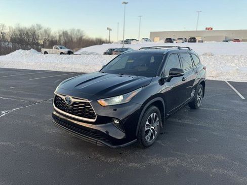 Certified 2021 Toyota Highlander XLE image 7