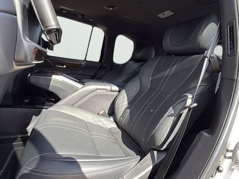 Used 2023 Lexus LX 600 4WD w/ Ultra Luxury Package image 10