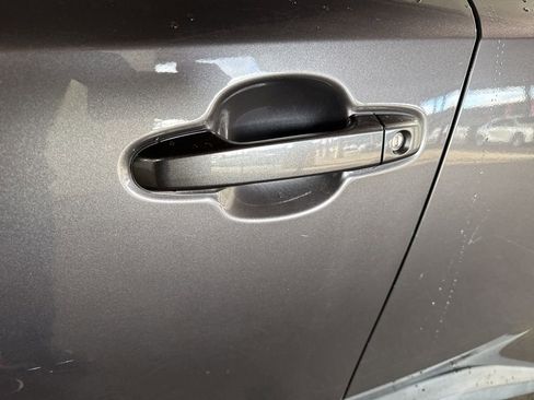 Used 2021 Toyota C-HR LE image 8