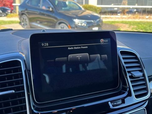 Used 2017 Mercedes-Benz GLE 43 AMG 4MATIC image 29