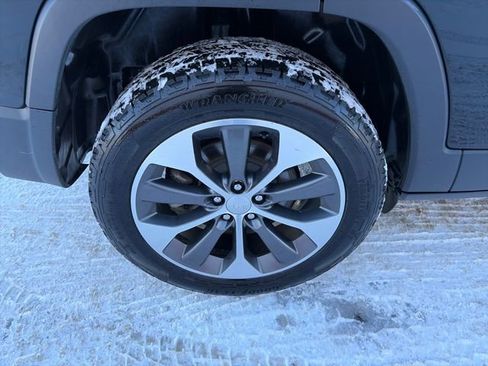 Used 2022 Jeep Cherokee Limited w/ Elite Package AWD/4WD image 17