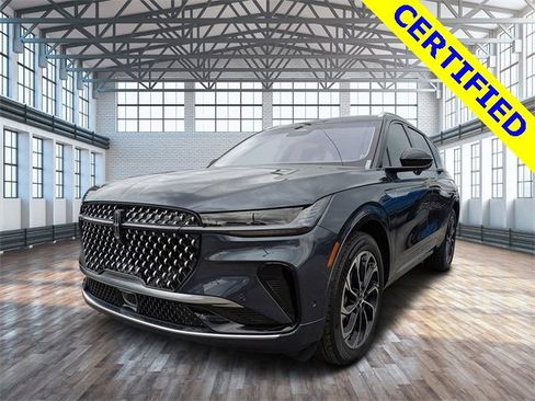 Used 2024 Lincoln Nautilus Reserve w/ Equipment Group 203A image 8