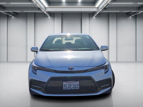 Used 2024 Toyota Corolla SE FWD image 2