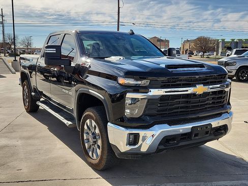 Used 2025 Chevrolet Silverado 2500 LT w/ All Star Edition image 4