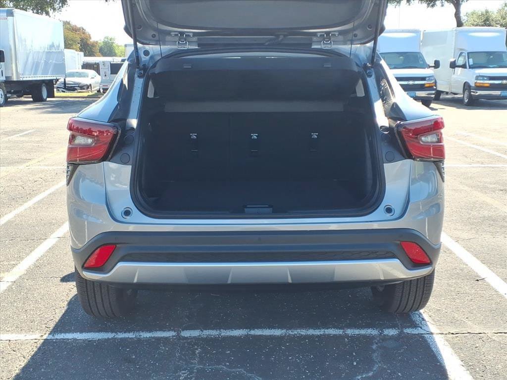 New 2026 Chevrolet Trax LT w/ Driver Confidence Package FWD image 12