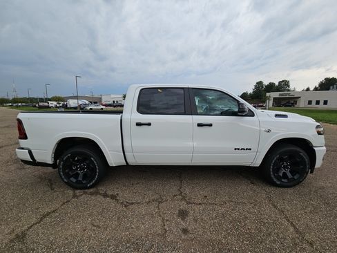 Used 2026 RAM 1500 Big Horn AWD/4WD image 3