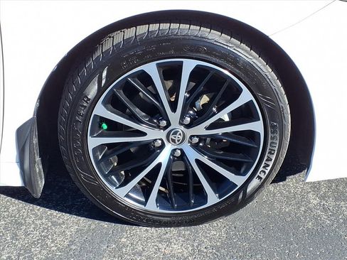 Used 2020 Toyota Camry SE image 8