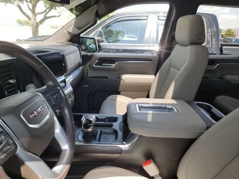 Used 2022 GMC Sierra 1500 SLT w/ SLT Premium Plus Package AWD/4WD image 15