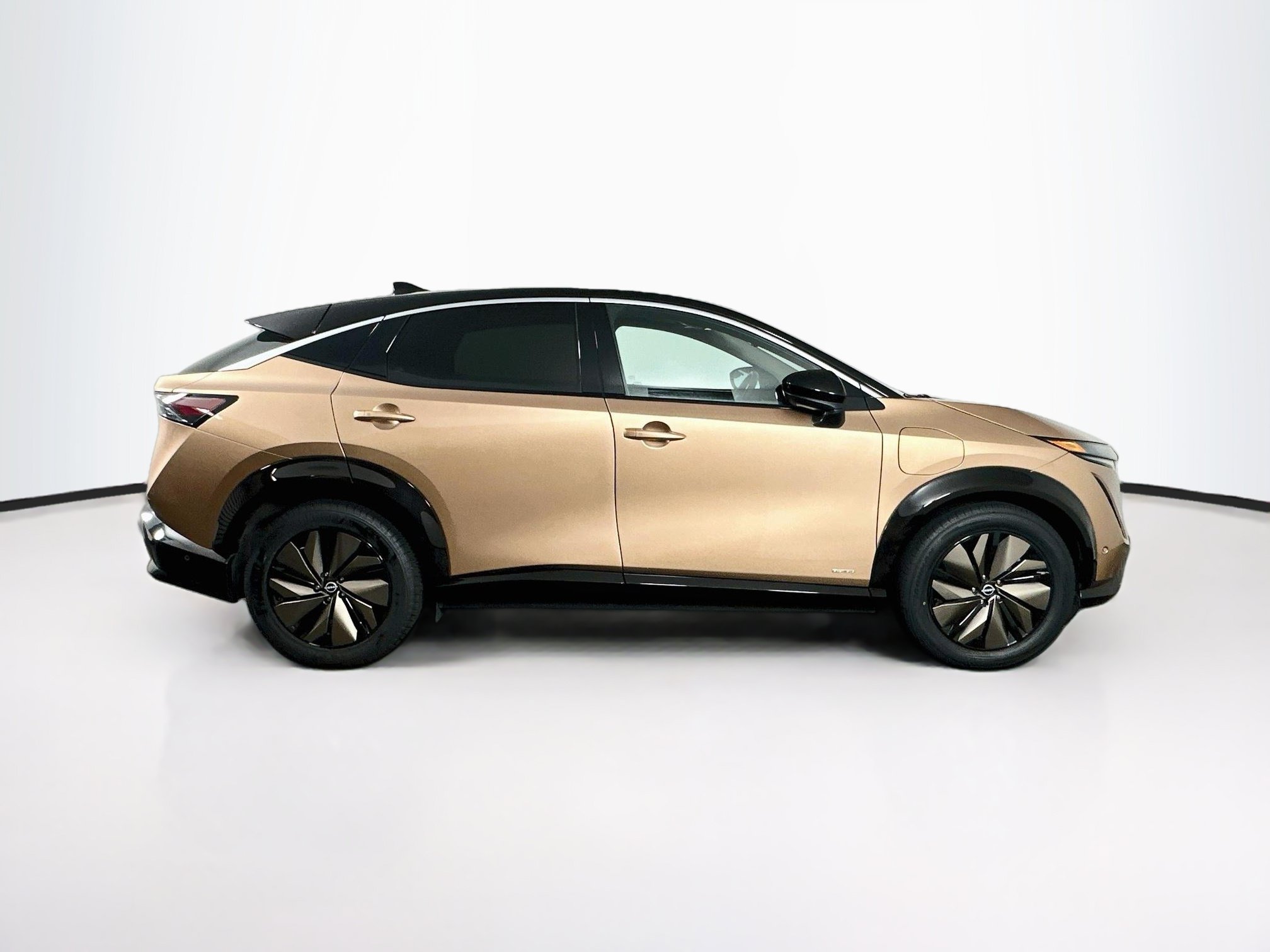 Used 2023 Nissan Ariya FWD image 10