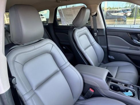 New 2026 Lincoln Corsair Premiere image 19