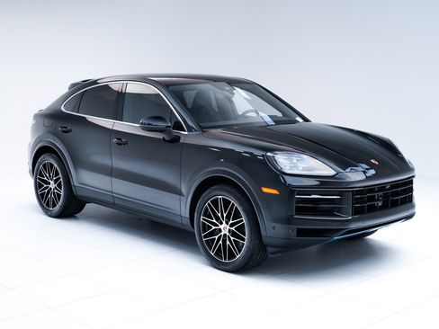 New 2026 Porsche Cayenne Coupe image 7